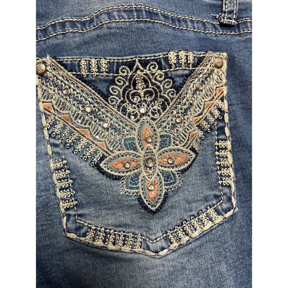 A.N.A A New Approach Cropped Jeans Women's Size 10 Blue Mid Rise Embellished - Picture 9 of 12